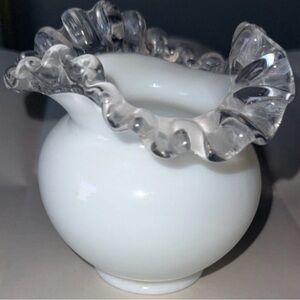 vtg 4” FENTON SILVER CREST RUFFLED MILK GLASS vase